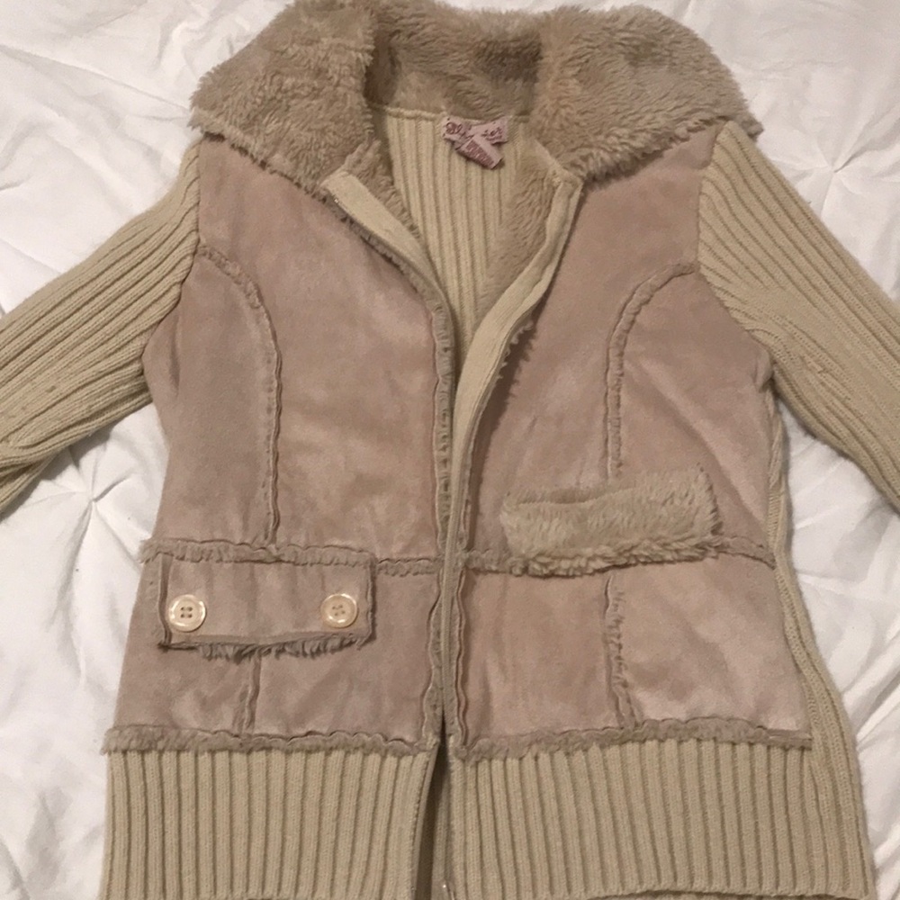 Nude/beige knit, suede & faux fur collar sweater